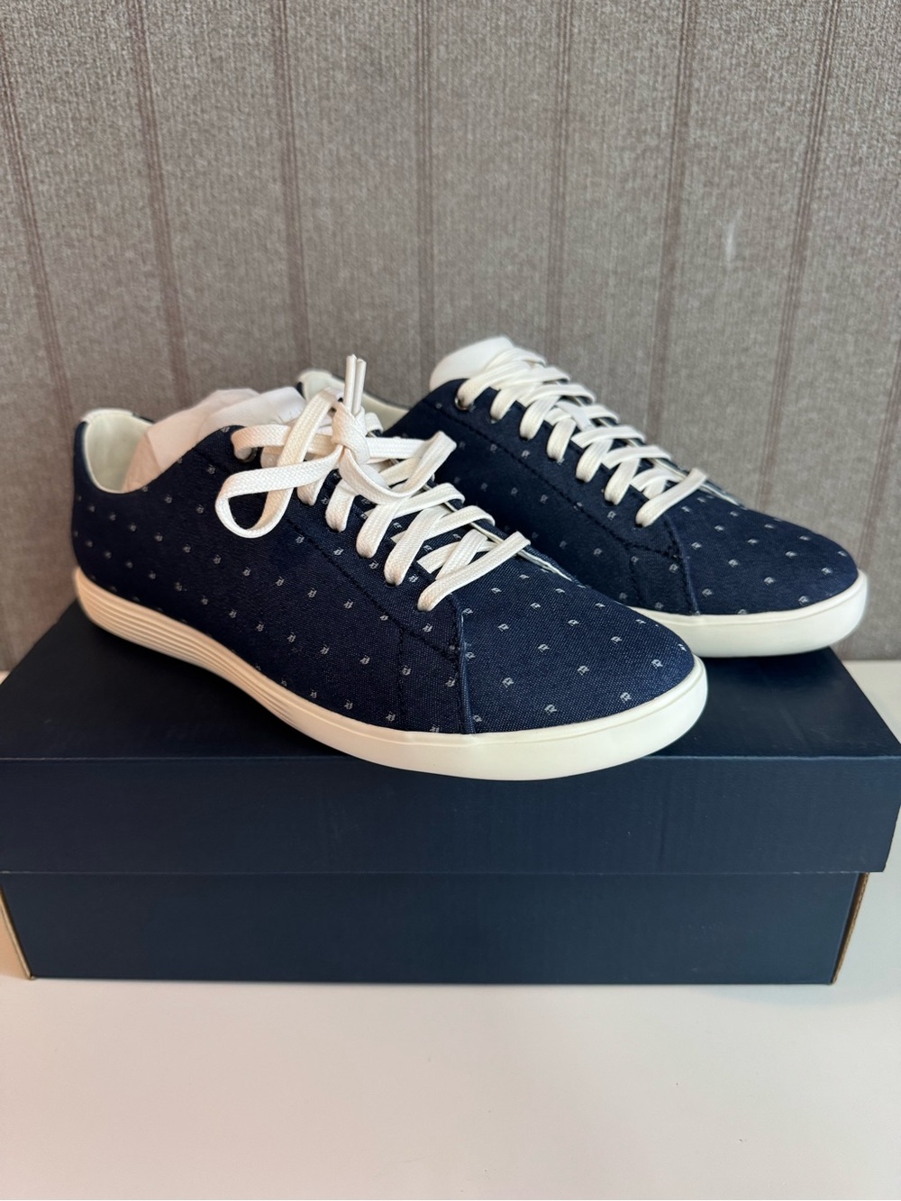 New Cole Haan Women Grand Crosscourt II Sneaker Pka Dot Chmbray Size 5.5